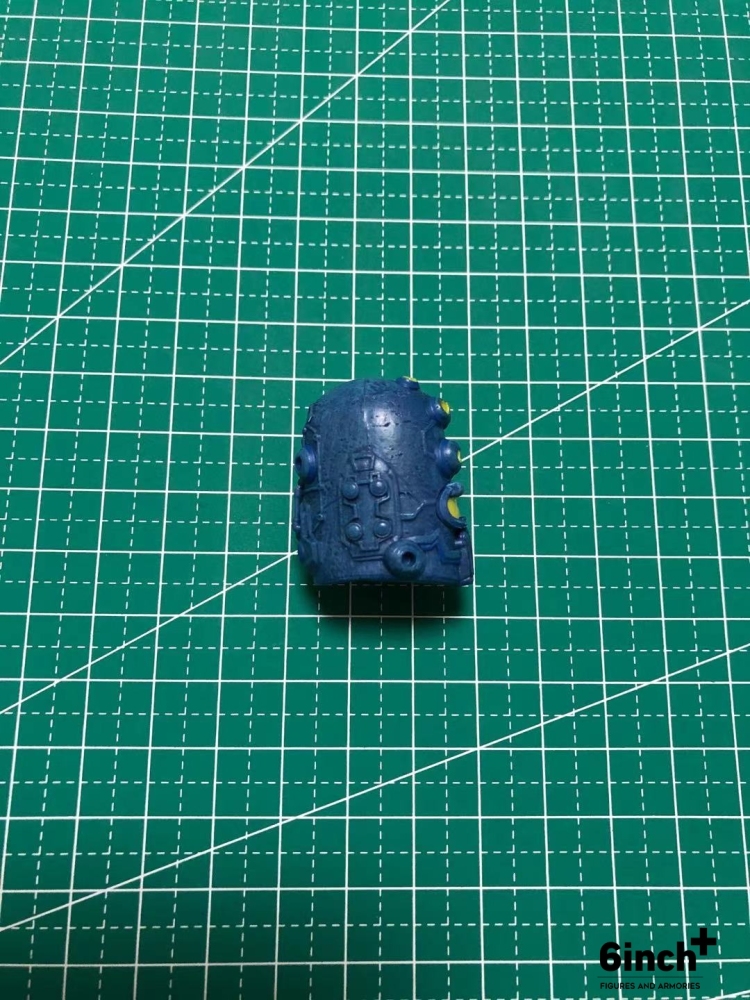 Mezco One:12 Baron Bends head