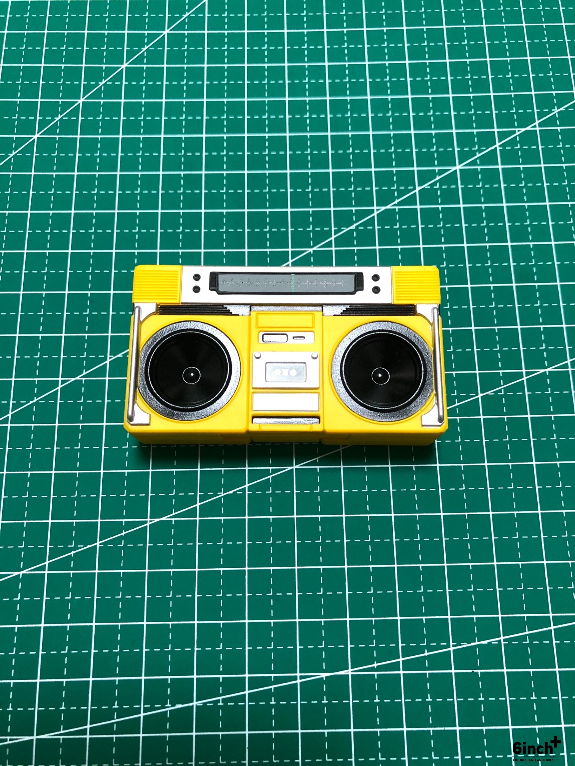 Mezco One:12 Gomez - Death Boom Boom boom box