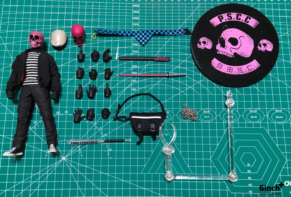 Mezco One:12 Pink Skulls Chaos Club