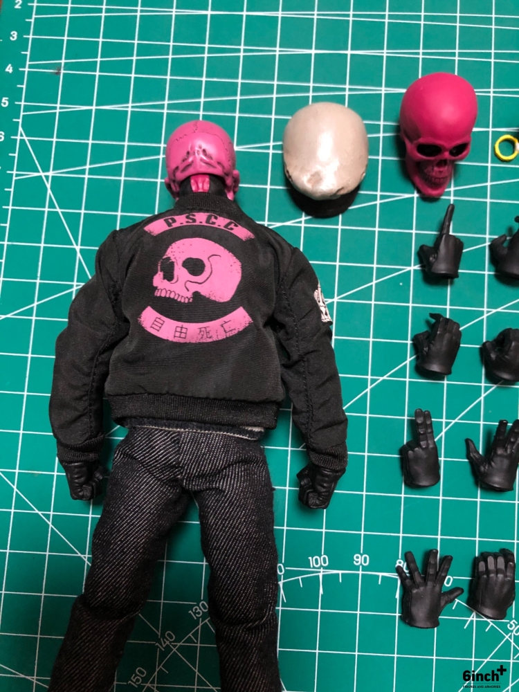 Mezco One:12 Pink Skulls Chaos Club