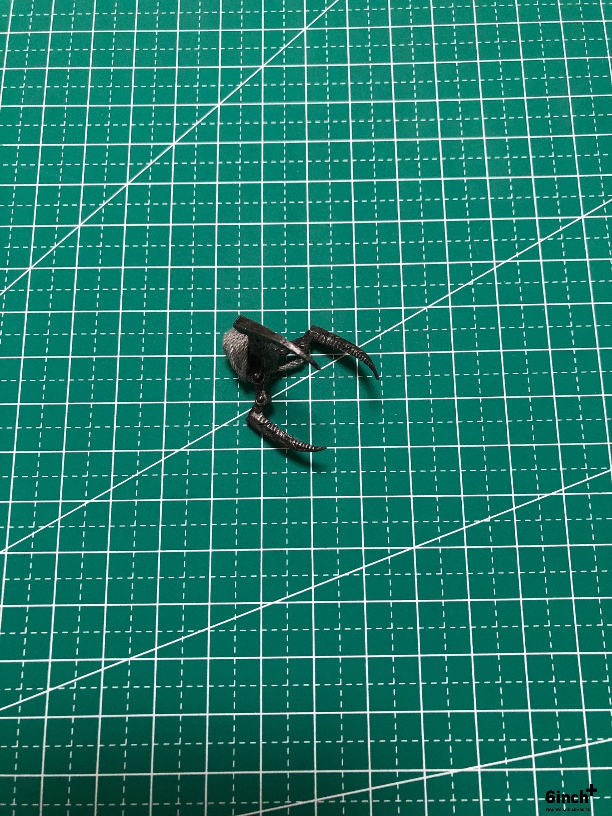 Mezco One:12 Gomez - Stealth Ops Edition grappling hook