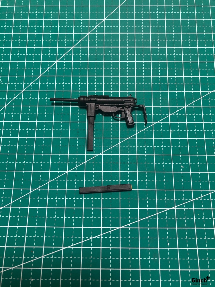 Mezco One:12 Black Skulls Death Brigade submachine gun