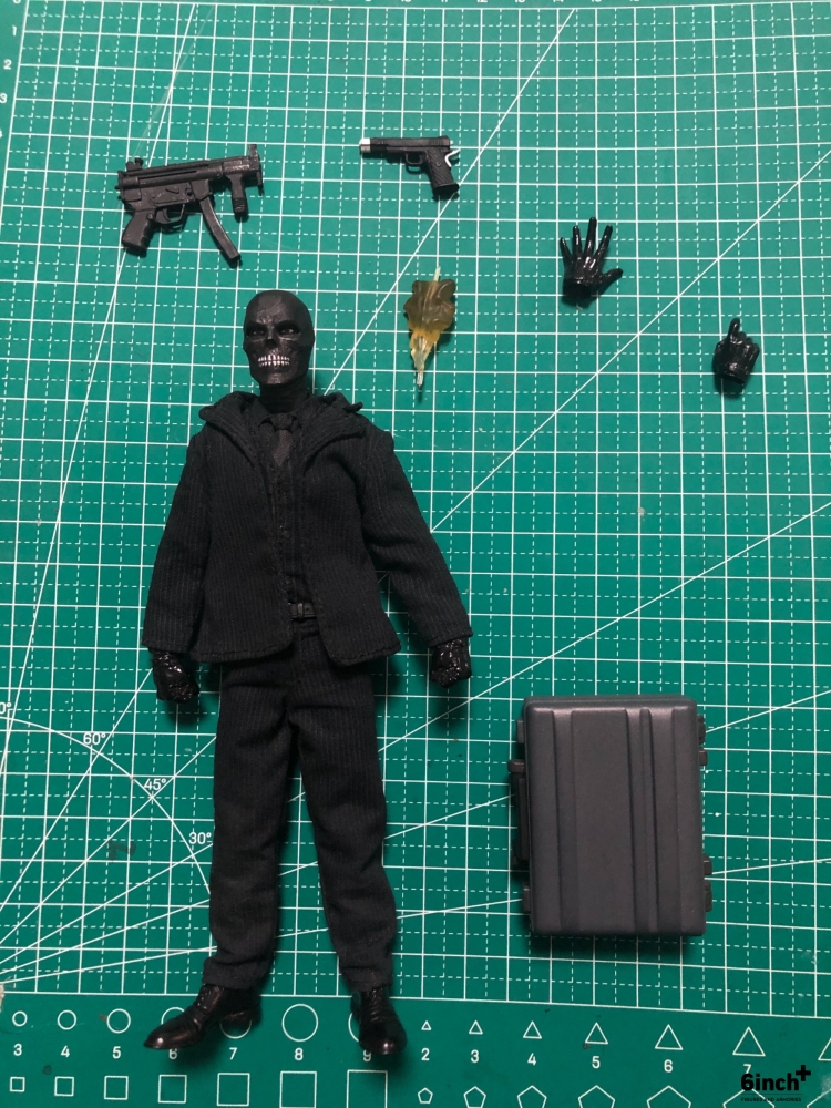 Mezco Toyz One:12 Collective Black Mask Exclusive
