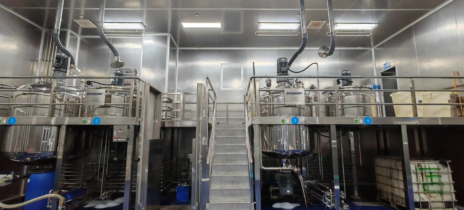 Production line at Mingli Factory, 6,300 m&sup2; factory in Foshan &mdash; photo taken 2023-12-14