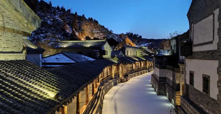 Beijing: Simatai Great Wall & Gubei Water Town Private Tour