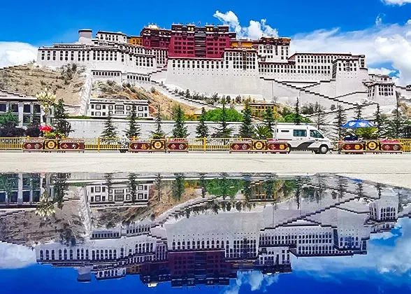 11 Days Private Tour of Beijing - Lhasa - Xi'an - Shanghai