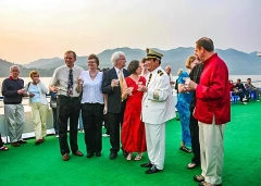 30 Days Private Tour of Beijing - Xi'an - Chengdu - Lhasa - Lijiang - Dali - Chongqing - Yangzte River - Yichang - Hangzhou - Huangshan - Suzhou - Shanghai - Zhangjiajie - Guilin -Yangshuo - Guilin - Hong Kong