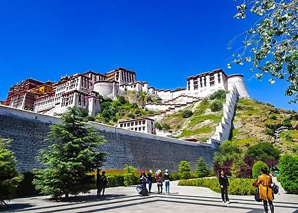 30 Days Private Tour of Beijing-Xi'an-Chengdu-Lhasa-Lijiang-Dali-Chongqing-Yangzte River-Yichang-Hangzhou-Huangshan-Suzhou-Shanghai-Zhangjiajie-Guilin-Yangshuo-Guilin-Hong Kong