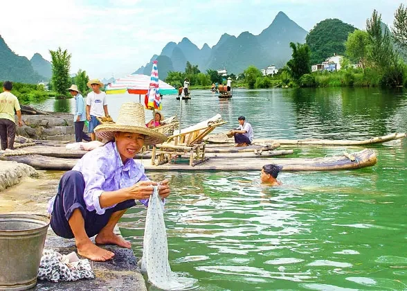 16 Days Private Tour of Beijing - Xi'an - Guilin - Yangshuo - Guilin - Chengdu - Chongqing - Yangtze River Cruise - Yichang - Shanghai