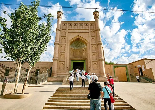 13 Days Private Tour of Urumqi - Turpan - Korla - Kuqa - Aral - Hotan - Kashgar