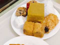 Beijing: Hutong Culinary Walking Tour with 15+ Tastings