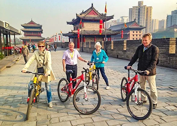 14 Days Small Group Tour of Beijing - Xi'an - Guilin - Chongqing - Yangtze River Cruise - Yichang - Shanghai