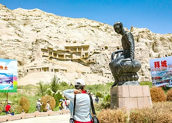 13 Days Private Tour of Urumqi - Turpan - Korla - Kuqa - Aral - Hotan - Kashgar
