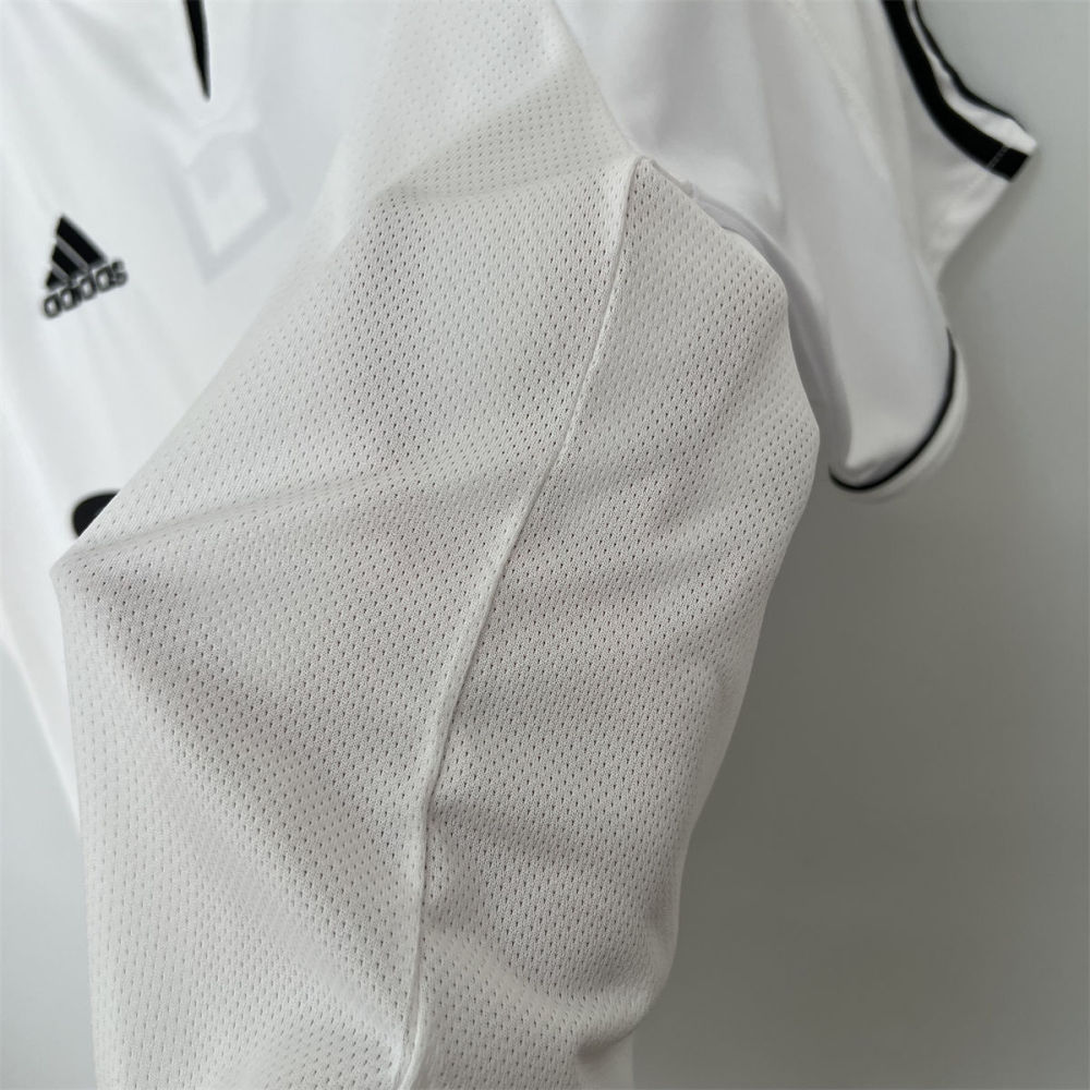 Real Madrid Retro 03/04 Home jersey Fan Version
