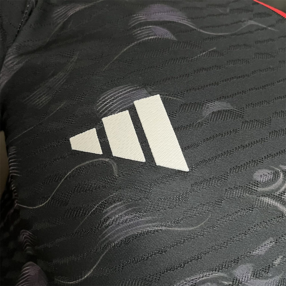24/25 Japan Special Edition Black Jersey Player Version