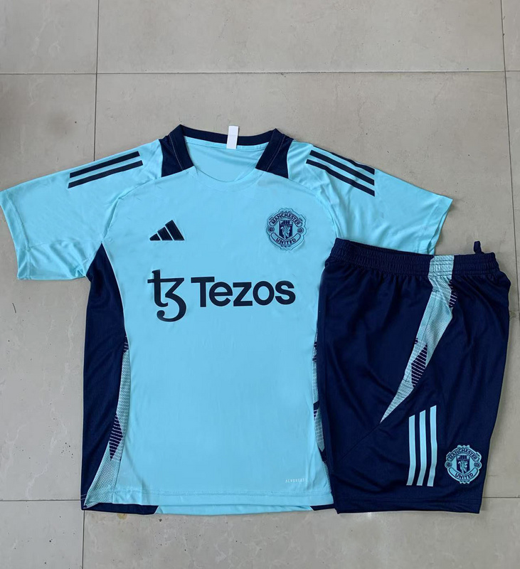 24/25 Manchester United Light green Training Set Shirt and Shorts