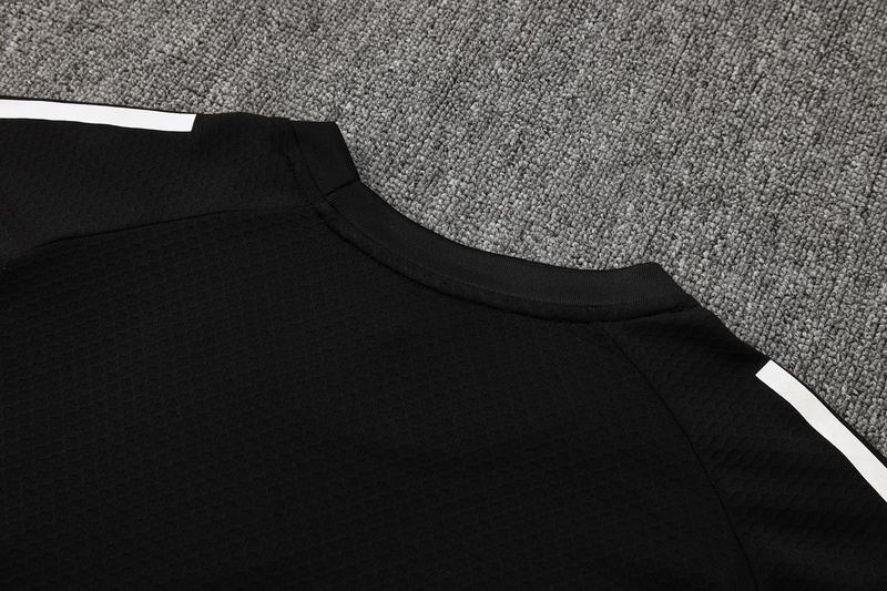 24/25 Real Madrid Black Training Set Shirt and Shorts