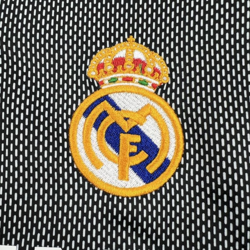 Retro Real Madrid 2002/03 Goalkeeper Gray jersey Fan Version