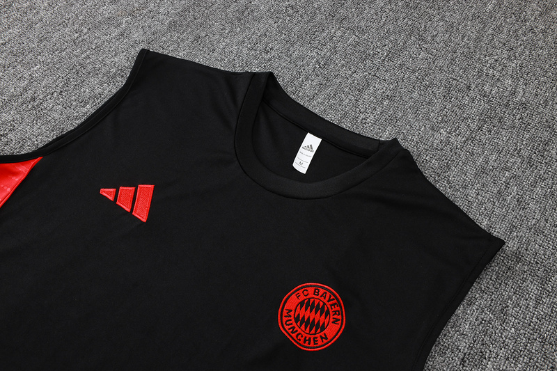2025/26 Bayern Munich Black Training Set Shirt and Shorts