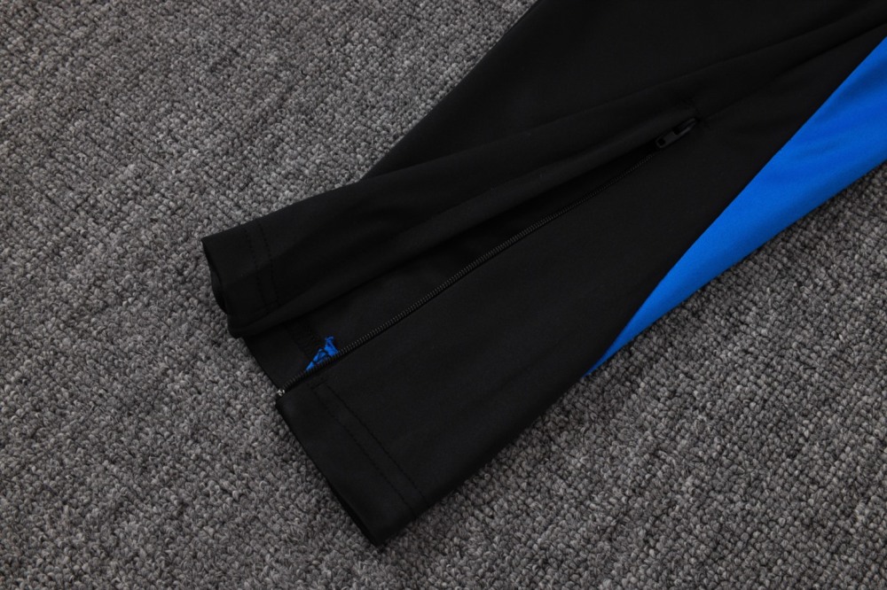 202526 Manchester United Bright Blue Long-sleeved half-pull training kit Football team kit