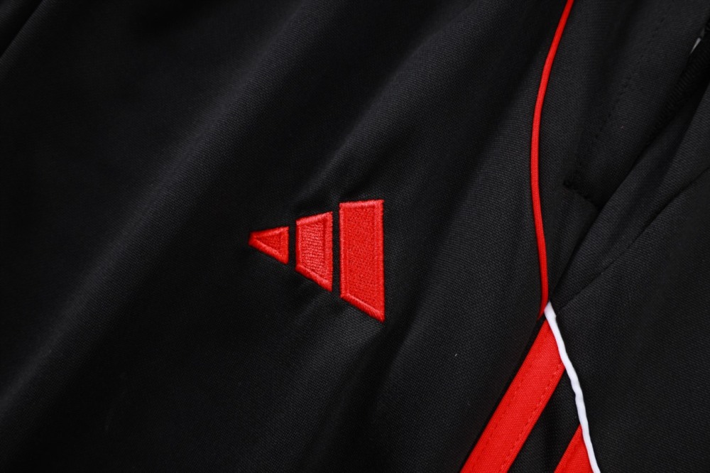 202526 Liverpool Black Long-sleeved half-pull training kit Football team kit