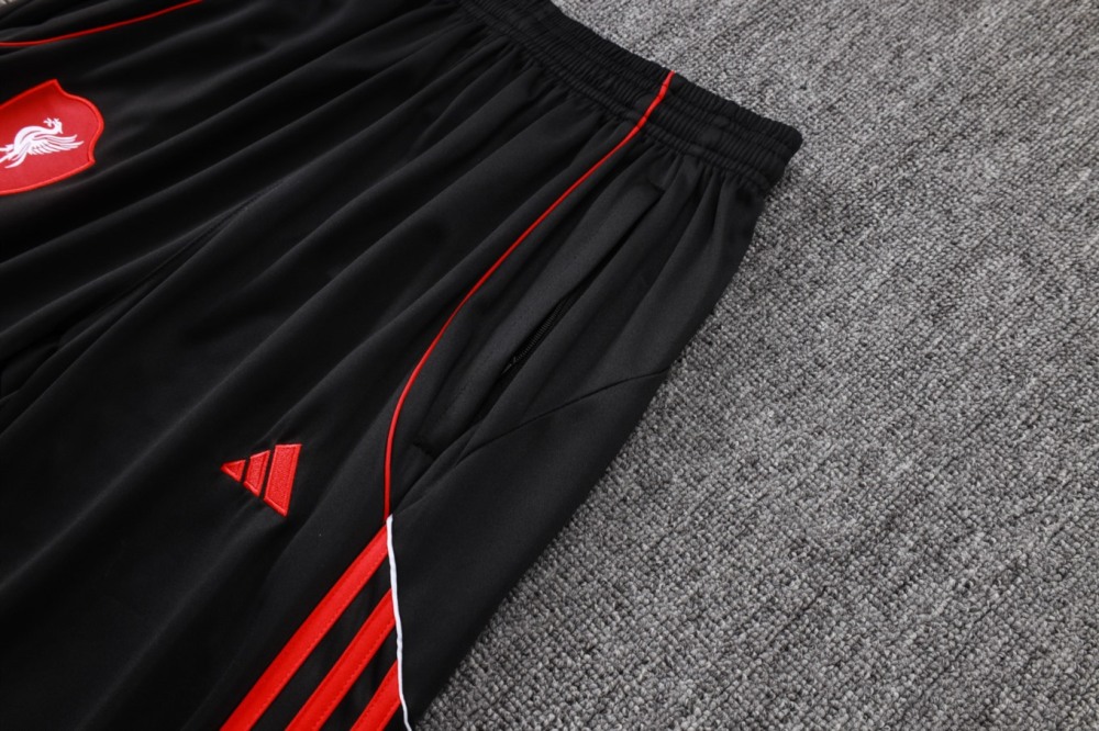 202526 Liverpool Black Long-sleeved half-pull training kit Football team kit