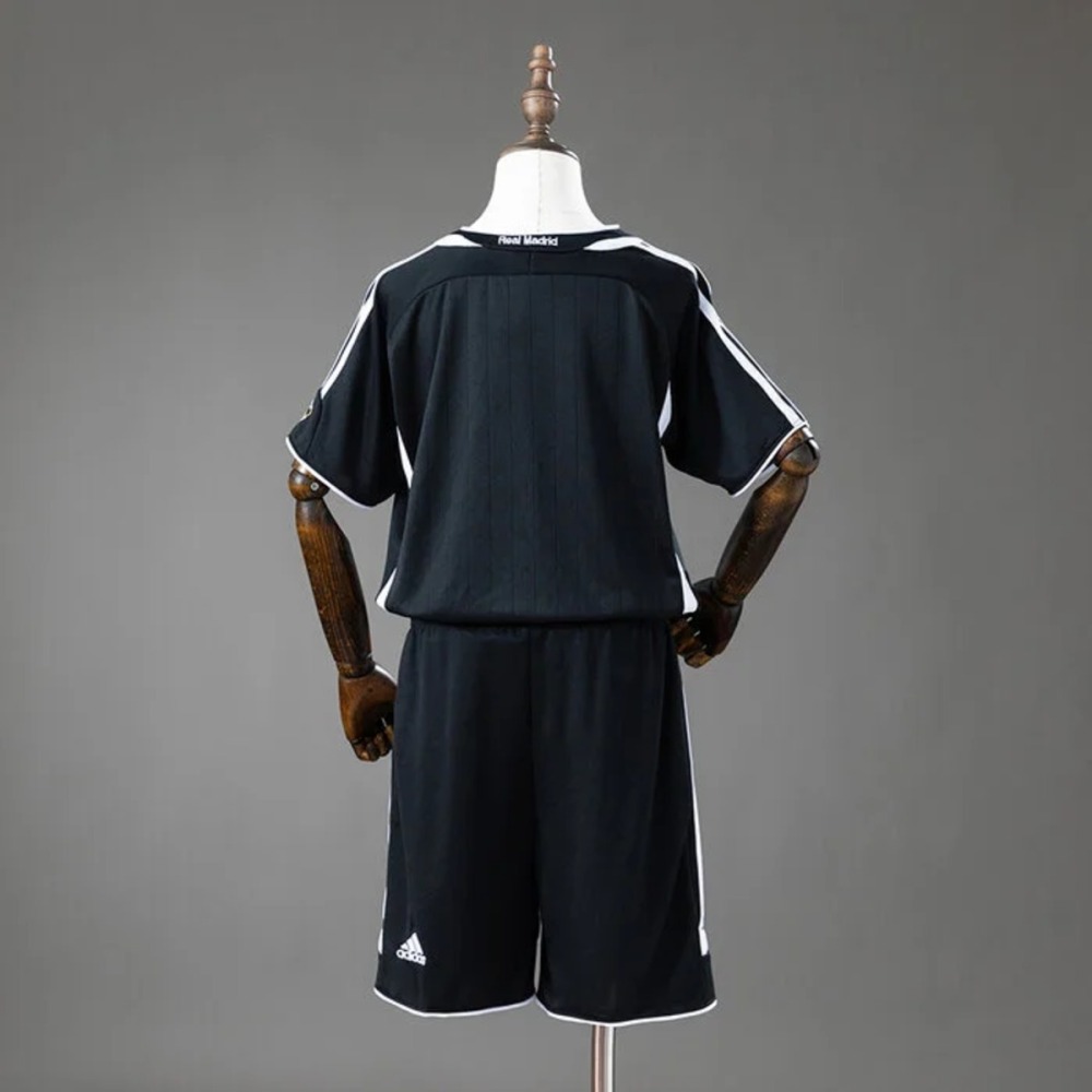 Retro Real Madrid 2006/07 Away Kid Kits