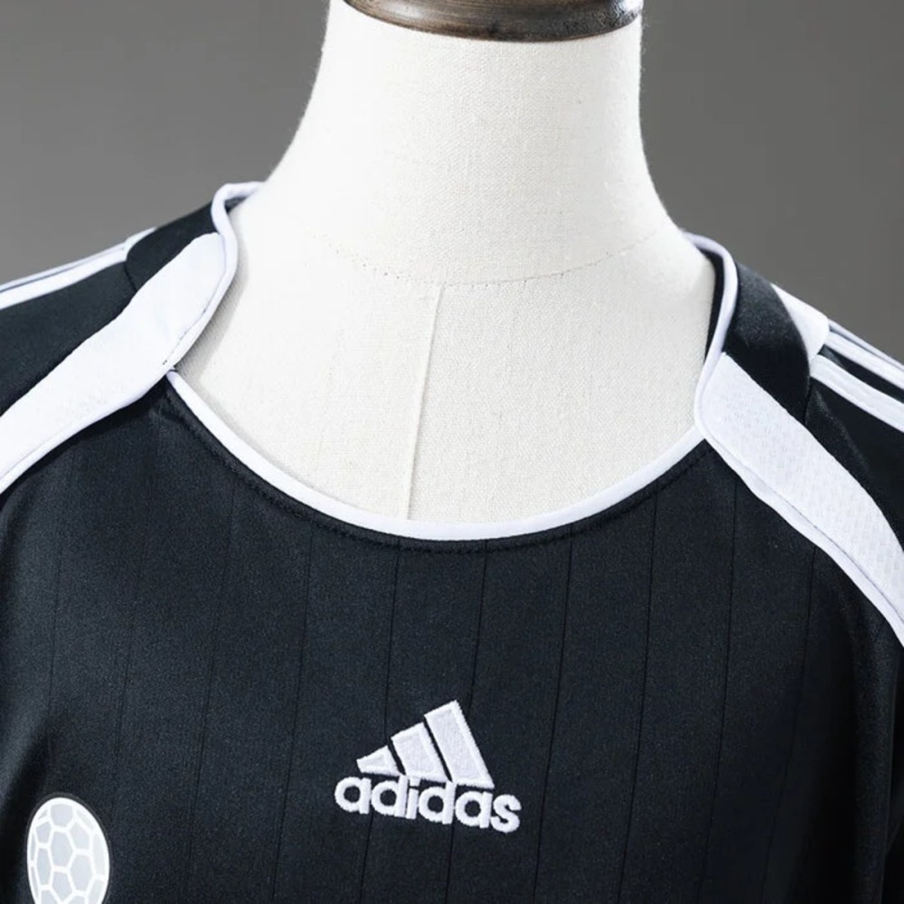 Retro Real Madrid 2006/07 Away Kid Kits