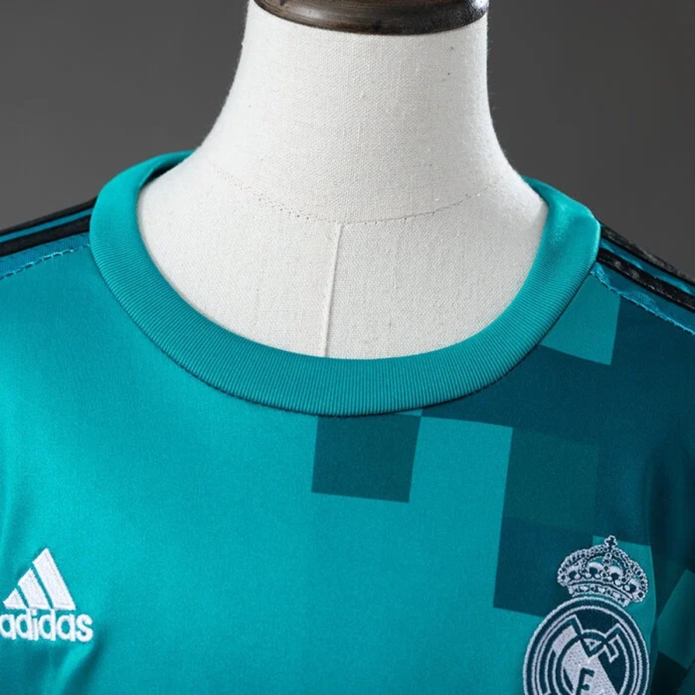 Retro Real Madrid 2017/18 Second Away Kid Kits