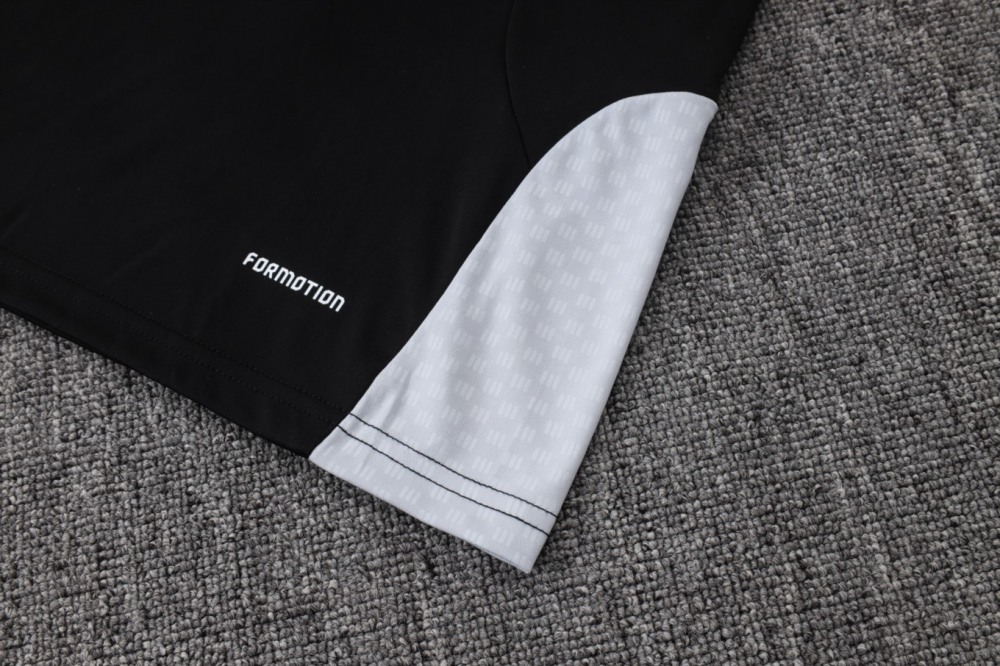 2026 Real Madrid Black Long-sleeved half-pull training kit
