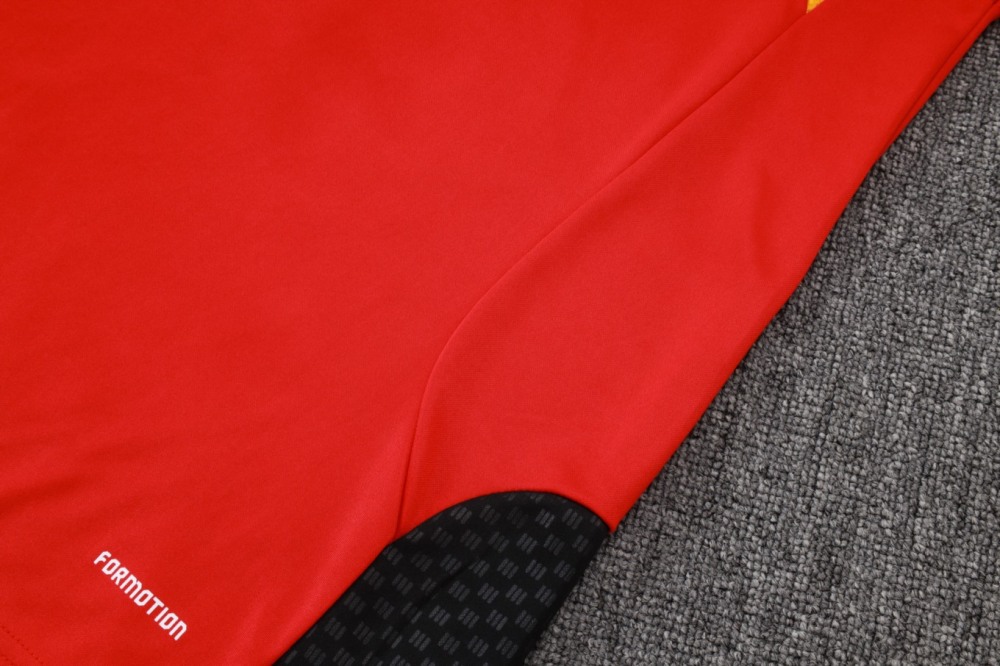 2026 Germany Red Long-sleeved half-pull training kit