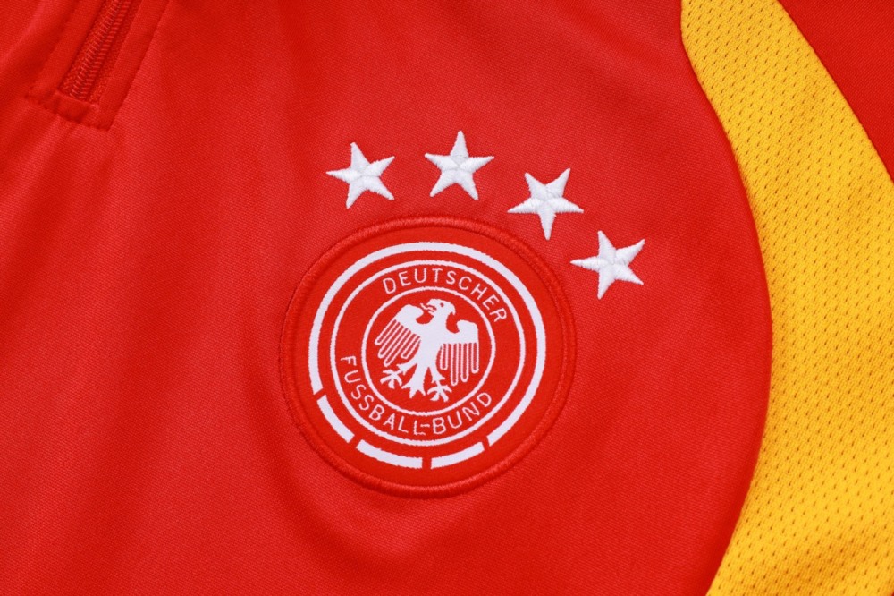 2026 Germany Red Long-sleeved half-pull training kit