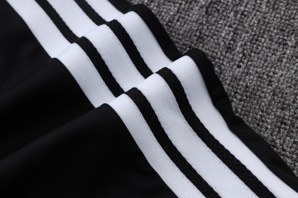 2026 Real Madrid Black Long-sleeved half-pull training kit