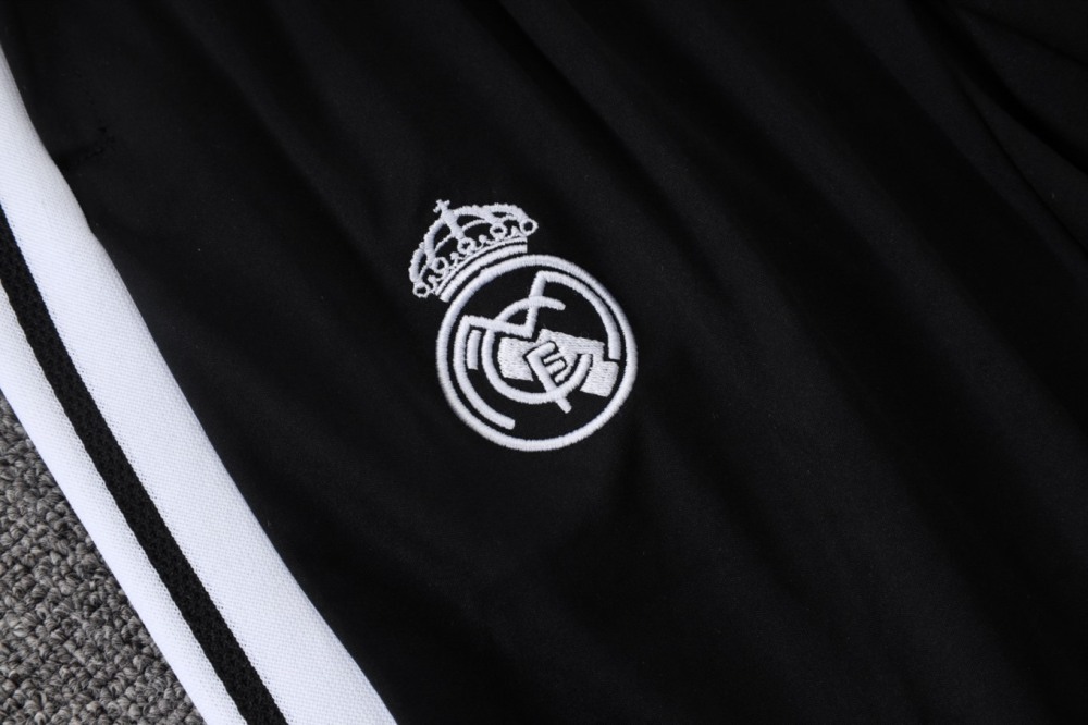 2026 Real Madrid Black Long-sleeved half-pull training kit