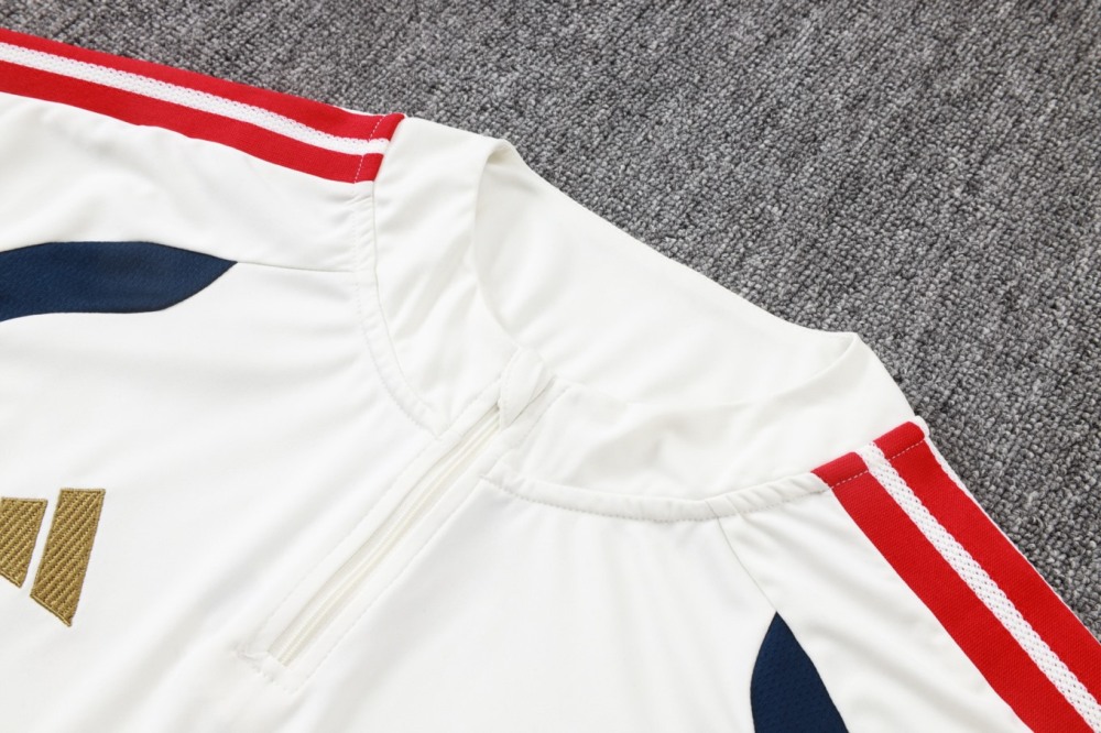 2026 Bayern Munich Beige Long-sleeved half-pull training kit