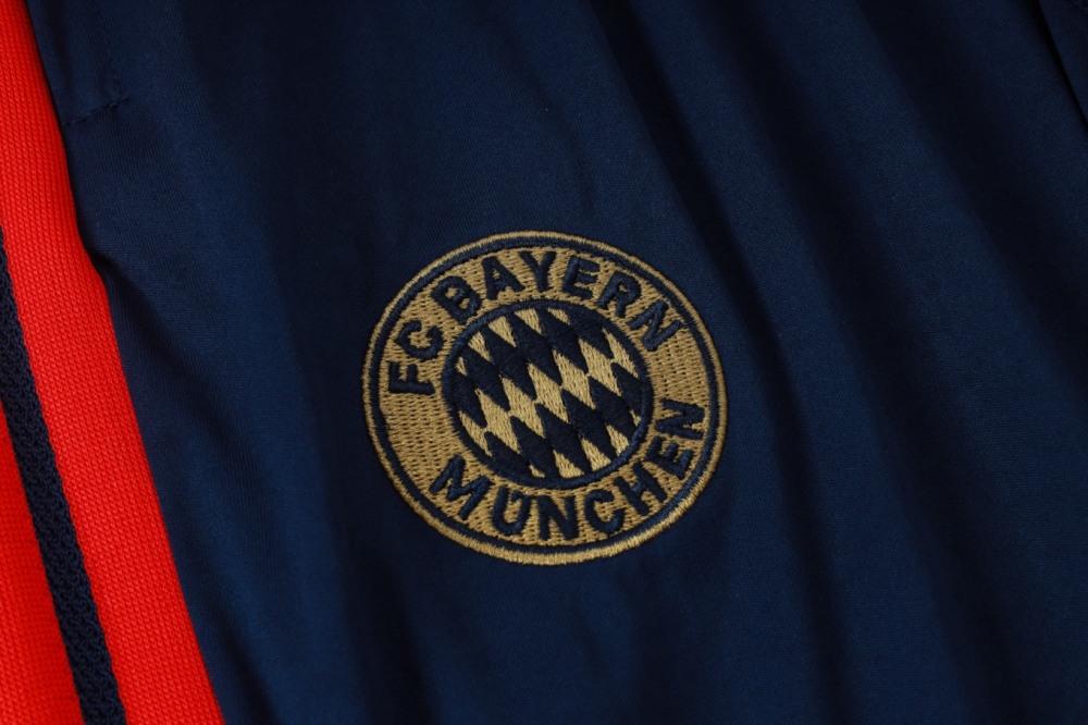 2026 Bayern Munich Medium Blue Long-sleeved half-pull training kit