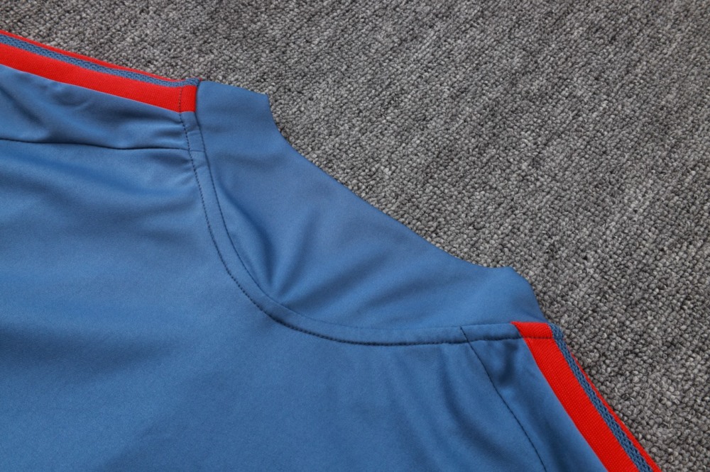2026 Bayern Munich Medium Blue Long-sleeved half-pull training kit