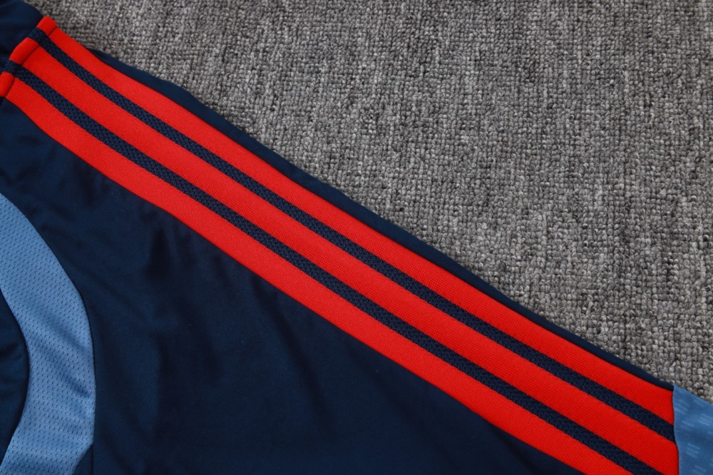 2026 Bayern Munich Royal blue Long-sleeved half-pull training kit