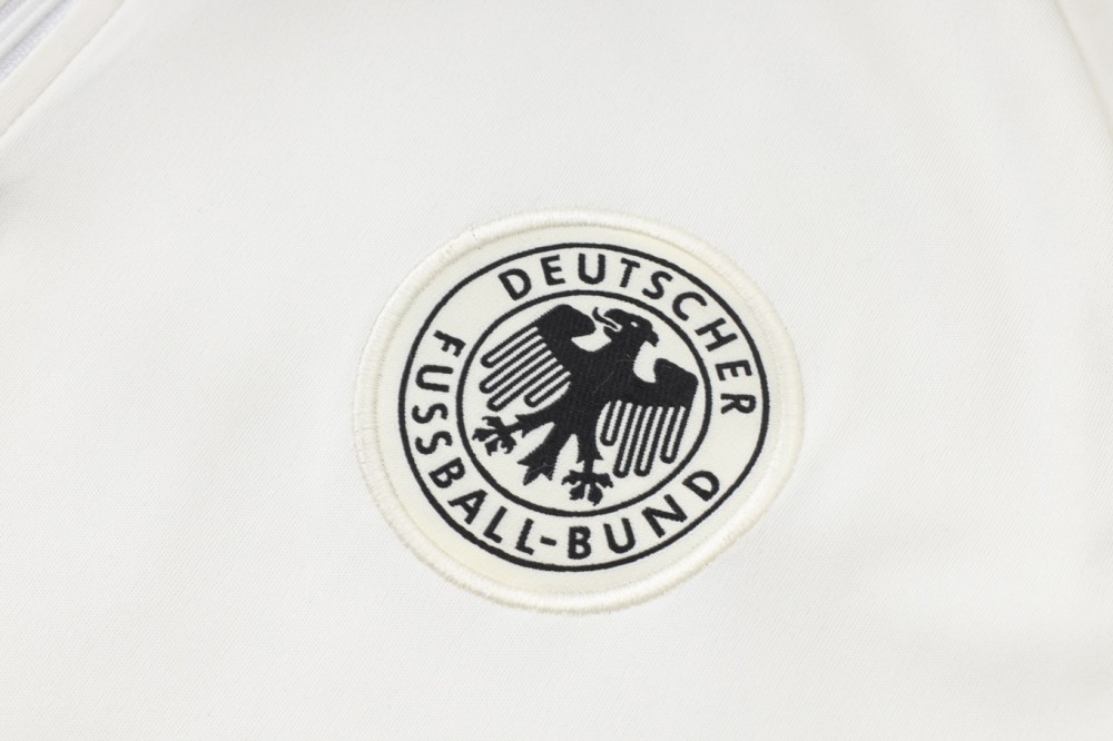 2026 Germany Beige Long-sleeved half-pull training kit