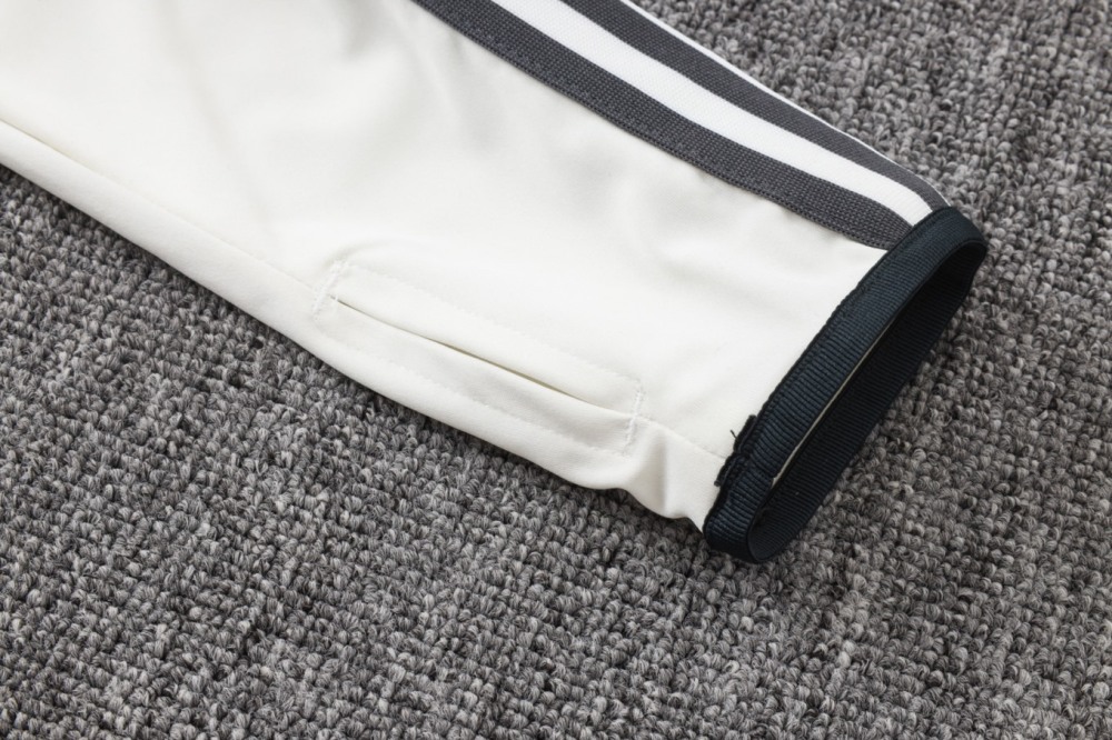 2026 Germany Beige Long-sleeved half-pull training kit