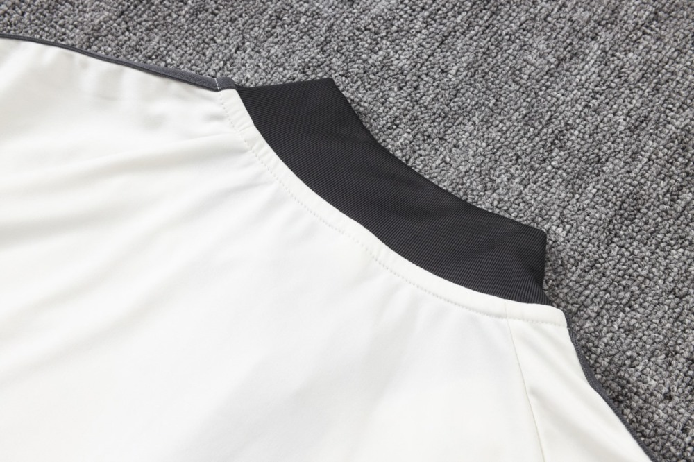 2026 Germany Beige Long-sleeved half-pull training kit