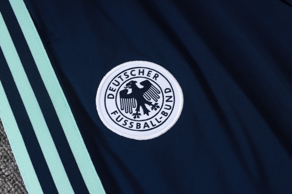 2026 Germany Light green Long-sleeved half-pull training kit