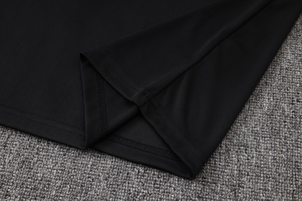 2026 Manchester United Black Long-sleeved half-pull training kit