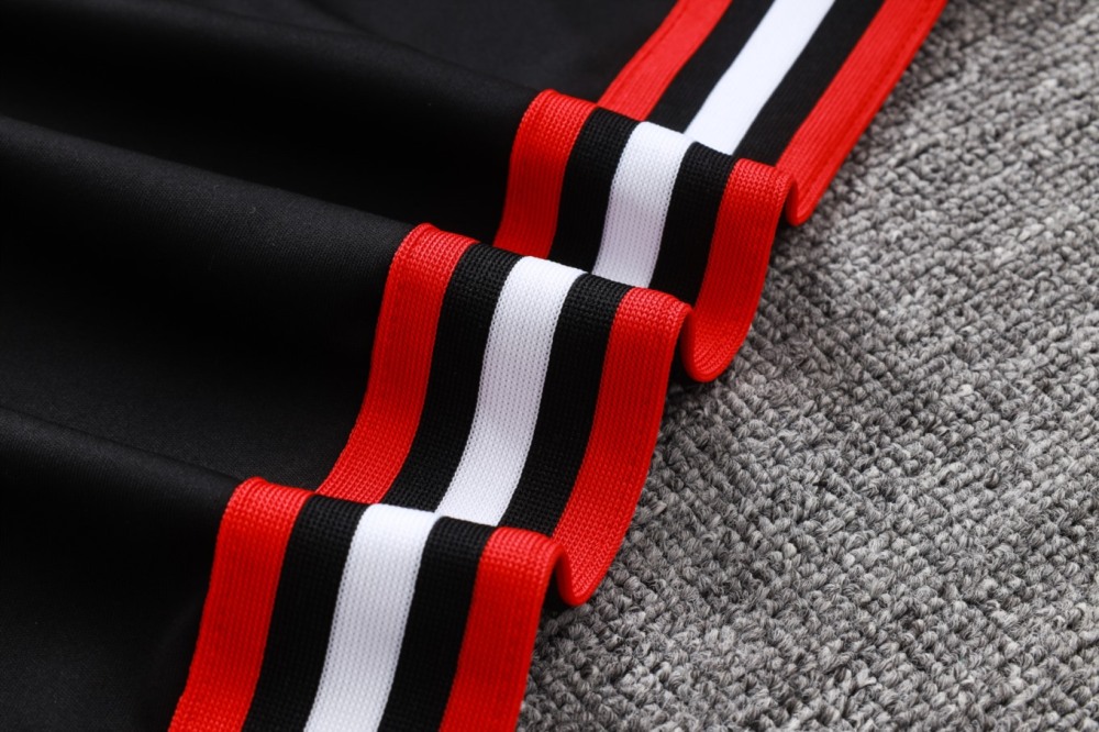 2026 Manchester United Black Long-sleeved half-pull training kit