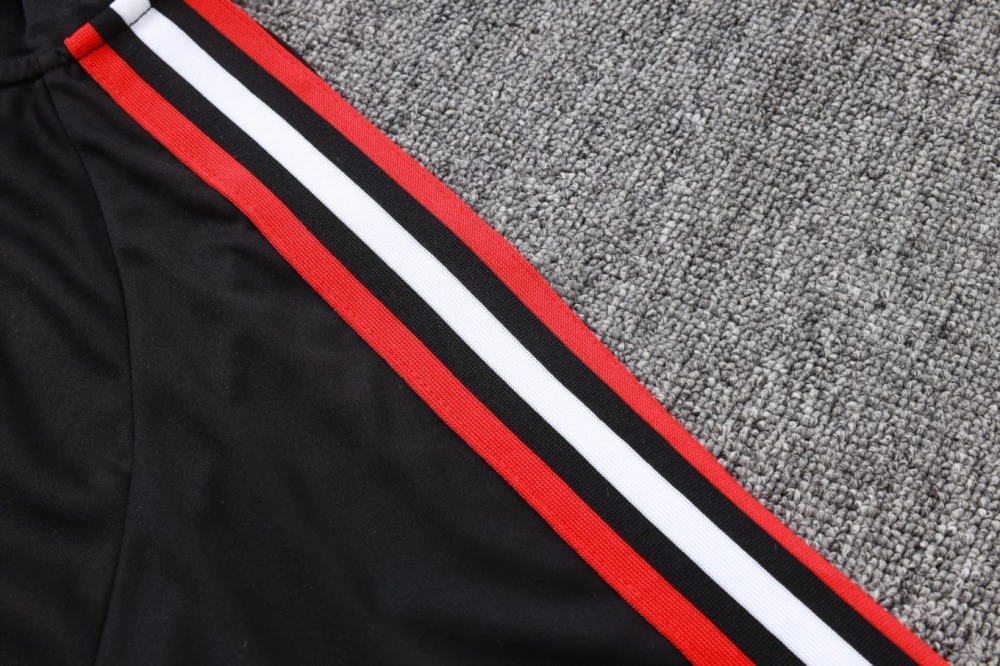 2026 Manchester United Black Long-sleeved half-pull training kit