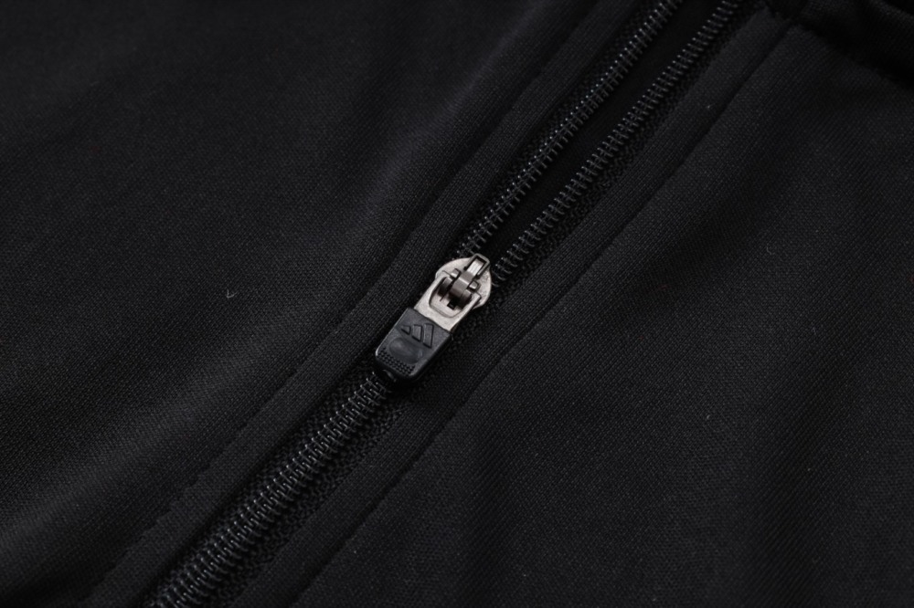2026 Manchester United Black Long-sleeved half-pull training kit