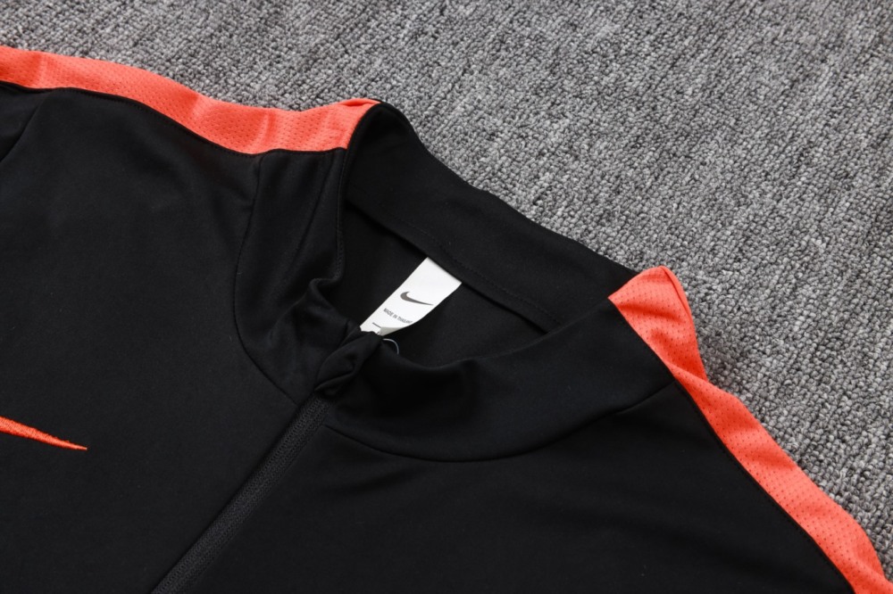 2026 Netherlands Black Long-sleeved half-pull training kit