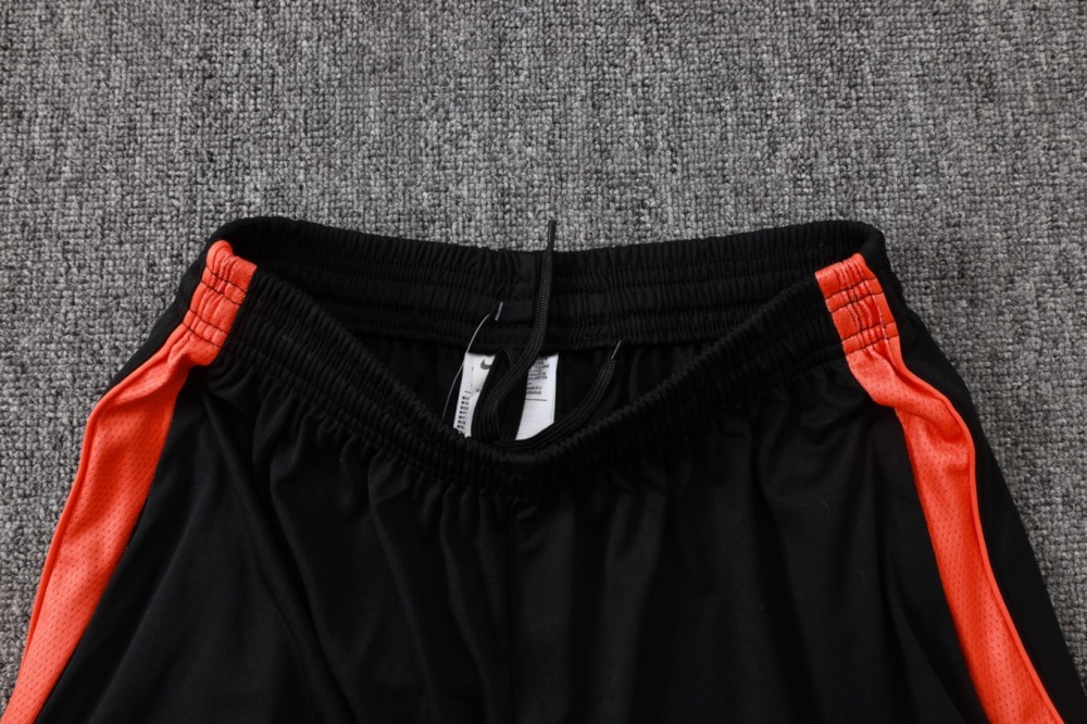 2026 Netherlands Black Long-sleeved half-pull training kit