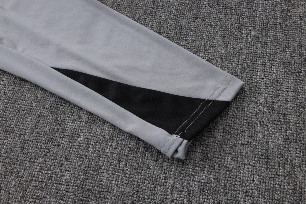 2026 Paris Off-white Long-sleeved half-pull training kit