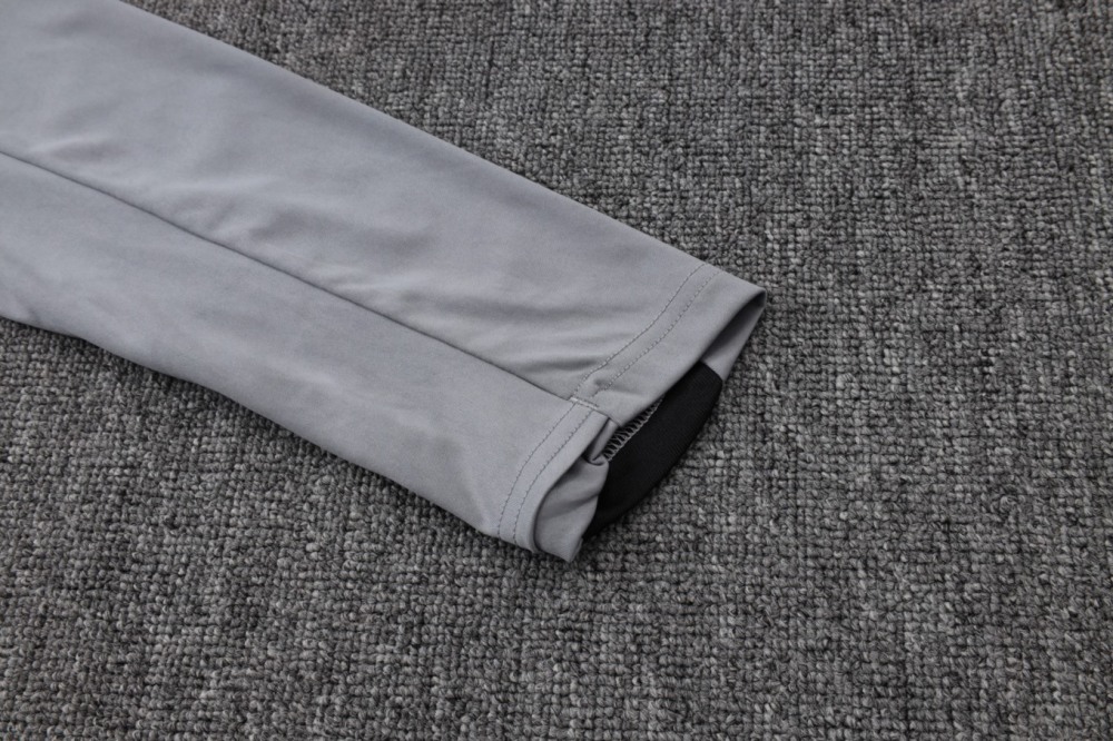2026 Paris Off-white Long-sleeved half-pull training kit